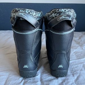 K2 Haven Snowboard Boots Size 6 Women’s